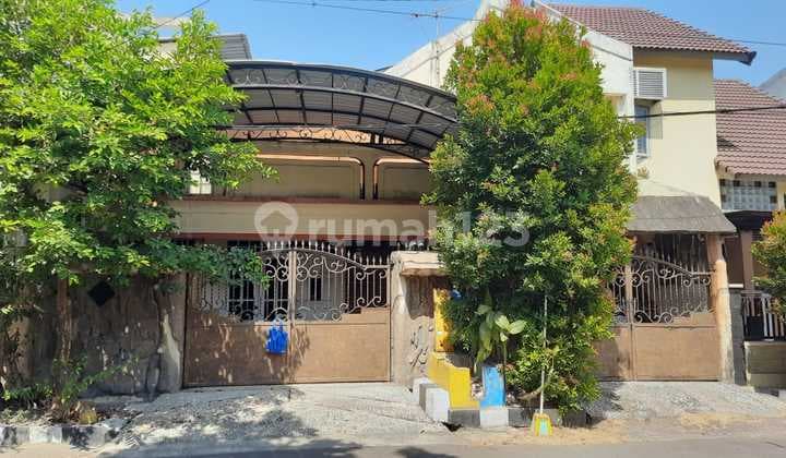 Cheapest Below Market 2-Story Row House on a Wide Road in Wisma Menanggal Gayungan, South Surabaya, Near Al Akbar Mosque, Al Hikmah School, Trans Icon Mall.