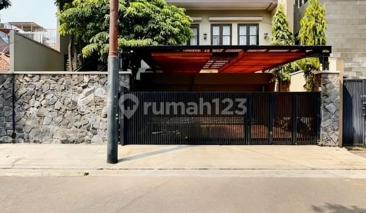 Rumah Mewah Siap Huni Lokasi Strategis di Senopati Area Kebayoran Baru Dekat Scbd