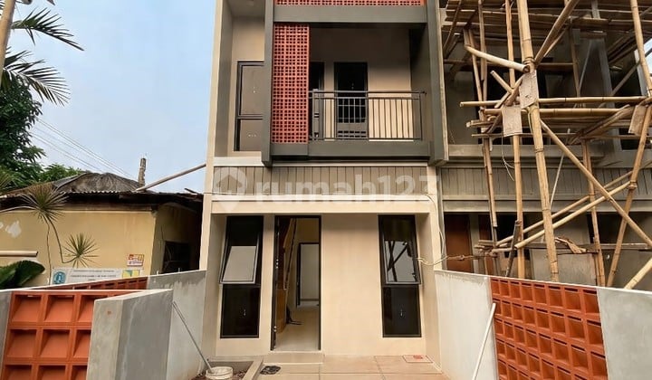 Rumah Baru Termurah di Lebak Bulus Dekat MRT