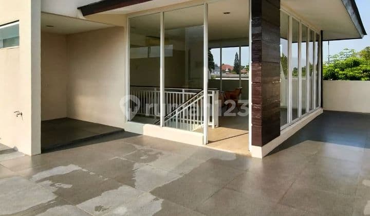 Rumah Townhouse Casavilla Siap Huni Lokasi Tenang & Asri di Kemang