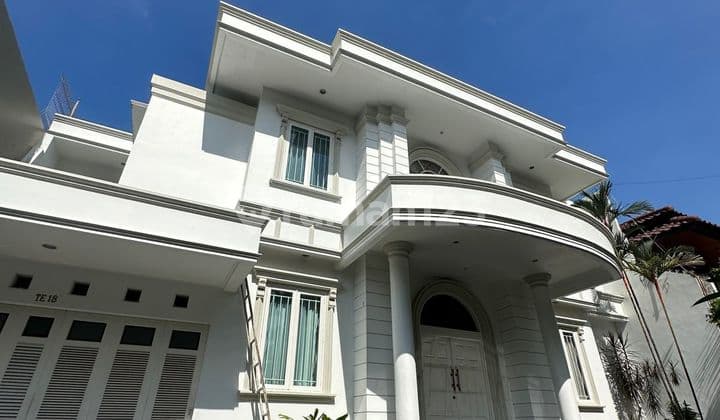 Rumah Pondok Indah Luxury Semi Furnished