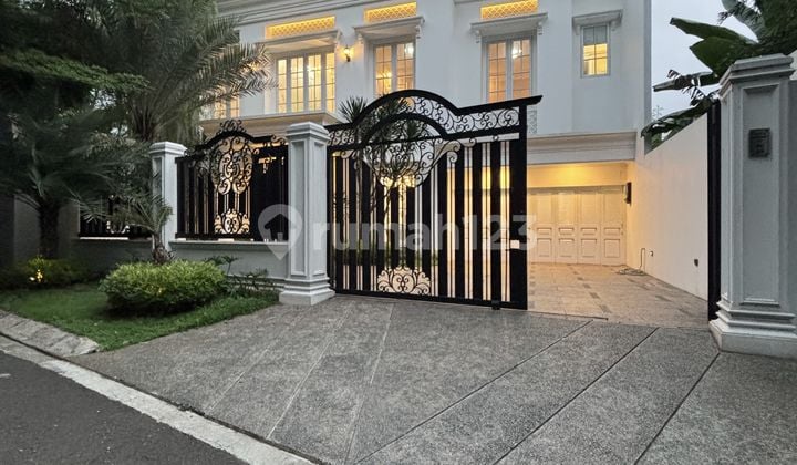 Luxury House Classic Design Premium Area South Jakarta