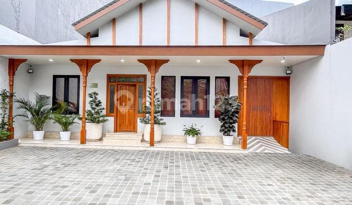 House Office Soho Bagus Semi Furnished, Jakarta Selatan