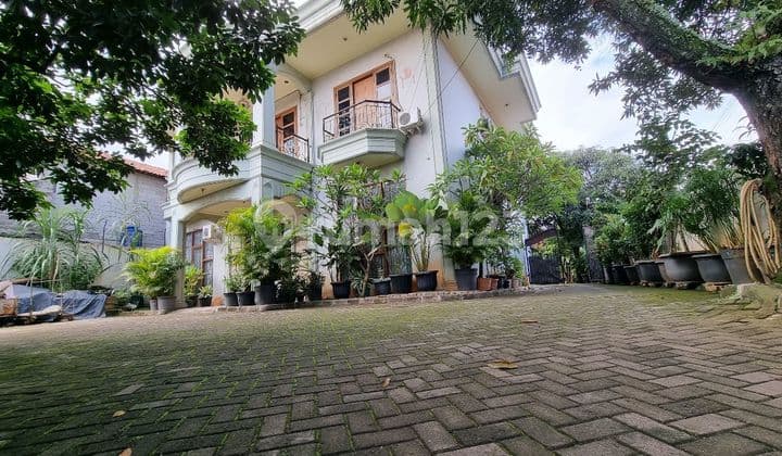 Rumah Bagus Semi Furnished Cibubur, Jakarta Timur