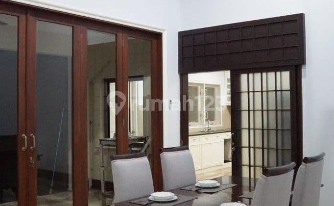 Rumah Mewah Dharmawangsa Semi Furnished