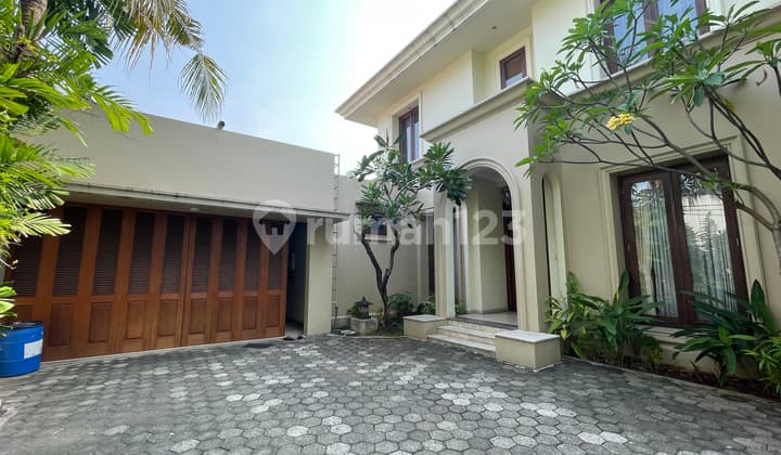 Disewakan Rumah Pertahun Bagus di Kemang Jakarta Selatan