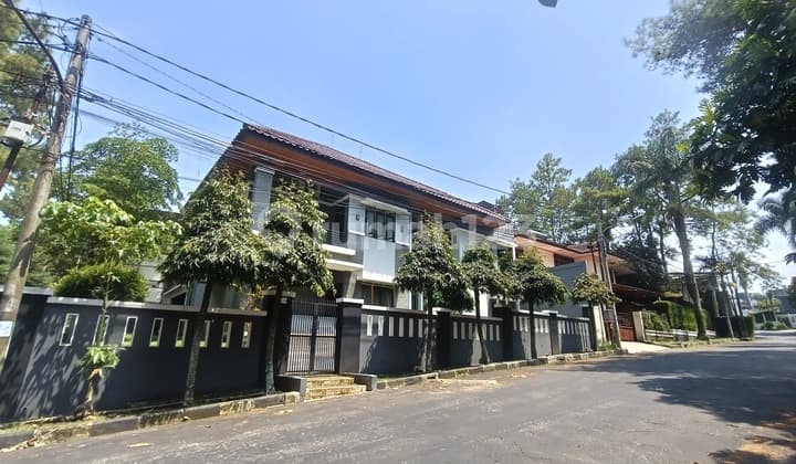 Jual Rumah Luas Harga Murah Di Bawah Pasaran Posisi Hook Di Gegerkalong Setiabudi Bandung Utara
