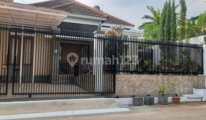 For Sale 1-Story House with Spacious Land in Gegerkalong, Setiabudi, North Bandung