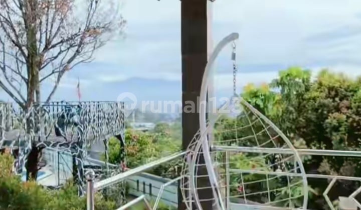 Jual Villa Luas dengan Kolam Renang Private Pool Harga Super Murah di Bandung