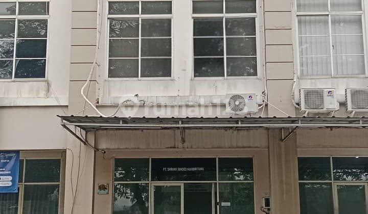 For Sale 3-Storey Shophouse Greatwall – prime location in front of LaVela