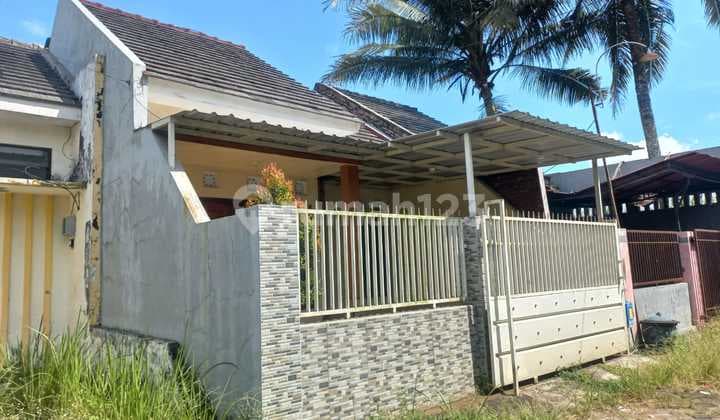 Comfortable Villa in Kedungkandang Malang, Serene Atmosphere Cool Air