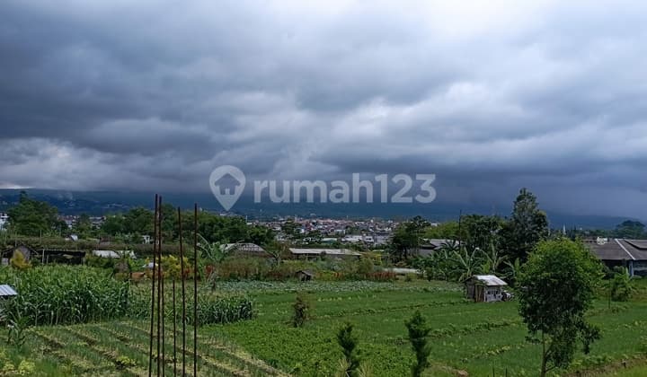 Rumah Villa Batu Metro Dekat Alun Alun
