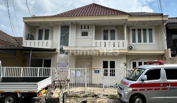 Rumah 2 Lantai di Kemang, Lokasi Strategis Antara Jl Kemang Raya dan Antasari, Luas Tanah 249 M2