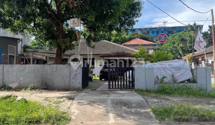 Bonus Land with House in Menteng Dalam, Tebet Area, 316 M2, Affordable Price