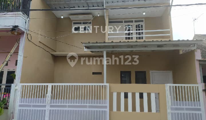 Dijual Rumah 2 Lantai Rapi Siap Huni Perumahan Dasana Indah