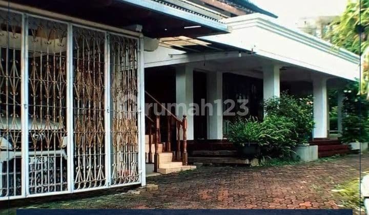 Rumah Klasik & Mewah Halaman Luas Gegerkalong Sukasari Bandung