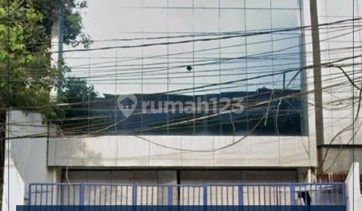 10-Meter Wide Building in a Prime Location Gunung Sahari Central Jakarta
