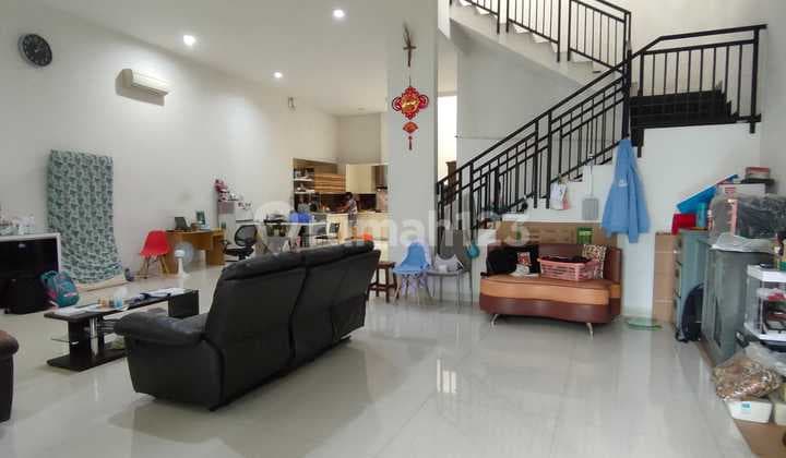 Sewa Rumah Bagus Siap Huni 3 Lantai 8x20 Hadap Barat di Sunter, Jakarta Utara