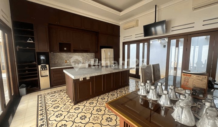 Disewakan Rumah di Menteng Jakarta Pusat Lokasi Strategis & Nyaman