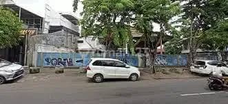 Tanah Strategis, Raya Karang Menjangan, Lt 1500 M2, Shm, Timur