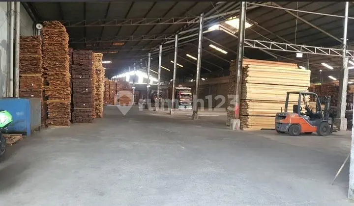 Gudang di Jl.mayjen Sungkono, Kebomas, Gresik, 6.500 M, Bagus.
