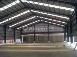 Gudang Baru Gress, Bypass Krian, Lantai Cor, Kontruksi Baja, Shm.