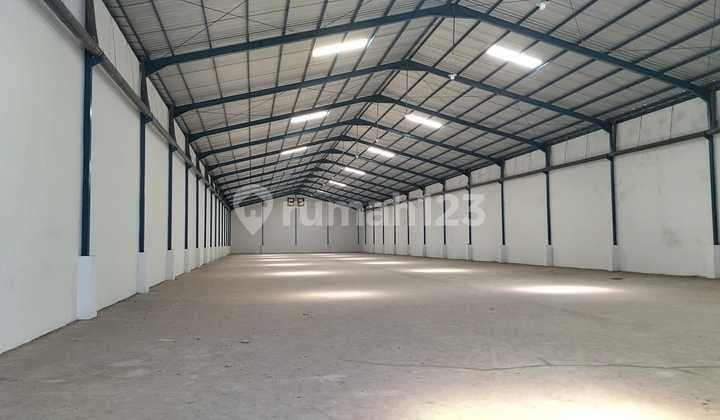 Dijual Gudang Raya Kedamean Gresik Lt 13.300 M2, Strategis, Shm.
