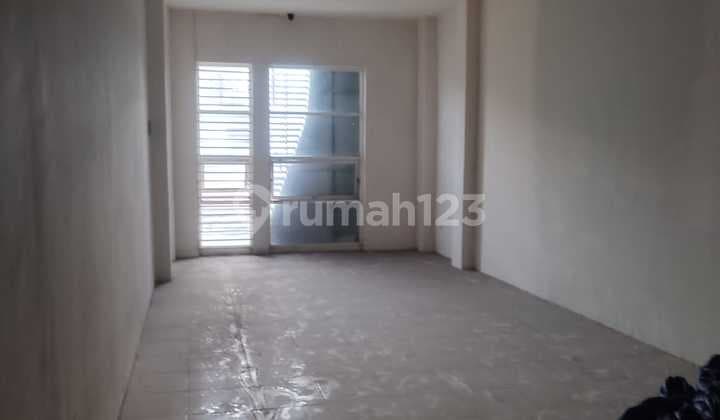 Ruko 3 Lantai Jl.semarang, Pusat Kota, Siap Pakai, Komersil Area.