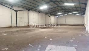 Warehouse Rental 3250 m2, Kepatihan Gresik, Ready to Use, Paving Floor.