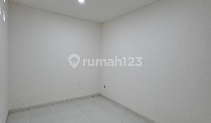 Rumah Mewah, 2 Lantai, Jl. Kartini pusat Kota, Siap Huni, HGB.