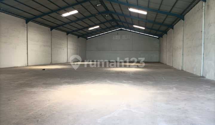 Gudang Raya Kenjeran, Lt 1419 m2, 2 Lantai, SHM, 16.500 watt,