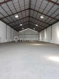 Warehouse Area 4624 m2, Land Area Calculated Kebomas Gresik, Strategic Location.