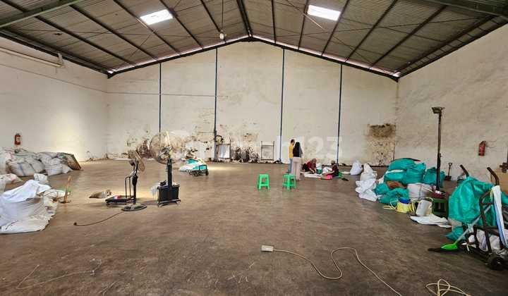 Sewa Gudang Angtropolis Lt 565m2, Spesialis Margomulyo, Hub kami.