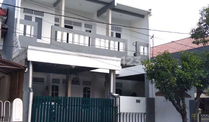 Dijual Rumah 2 Lantai, Dalam Komplek di Jati Makmur Pondok Gede