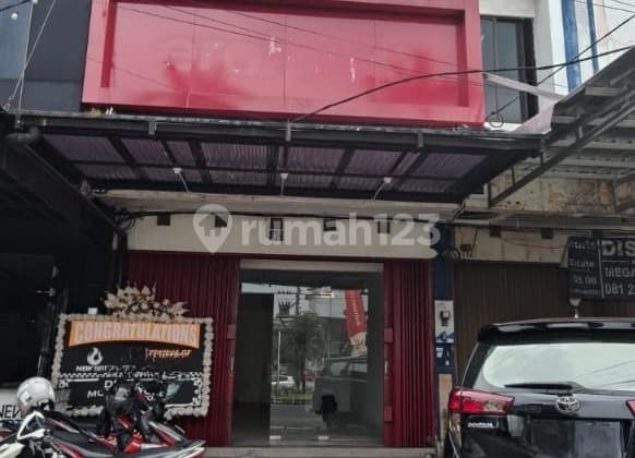 For Rent 4-Story Shop House in Strategic Location Solo Baru