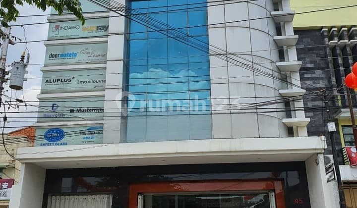 Ruang Usaha Siap Pakai Cocok untuk Kantor/Retail di Area Jebres Solo