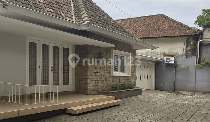 Well-Maintained Batik House and Factory Building, Suitable for a Restaurant or Boarding House.