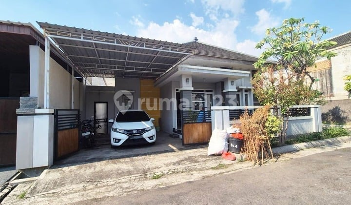 Rumah Full Furnished Tengah Kota Solo Dekat dengan Exit Tol Solo