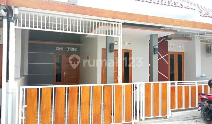 Rent Minimalist 1-Story House Near Solo Baru