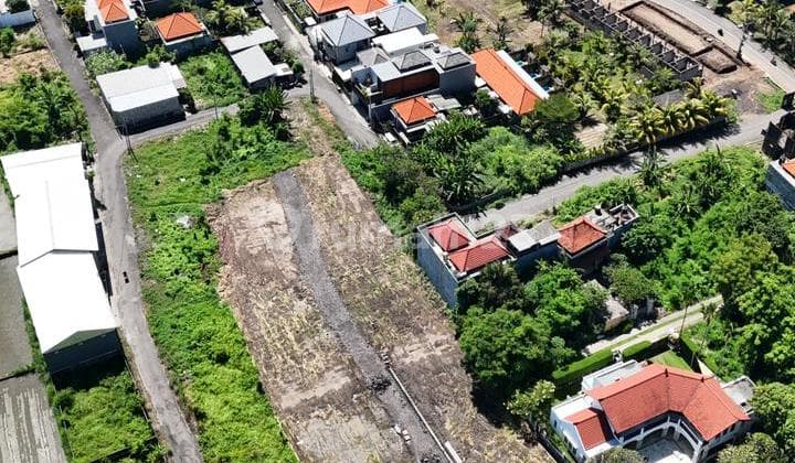 Flood-free land parcel, near By Pass and Gianyar City, suitable as a warning.
