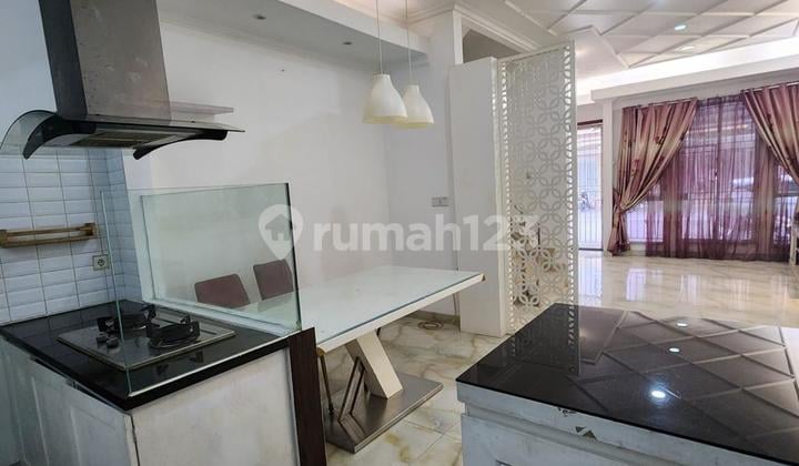 Rumah Semi Furnished Di Green Lake City Siap Huni