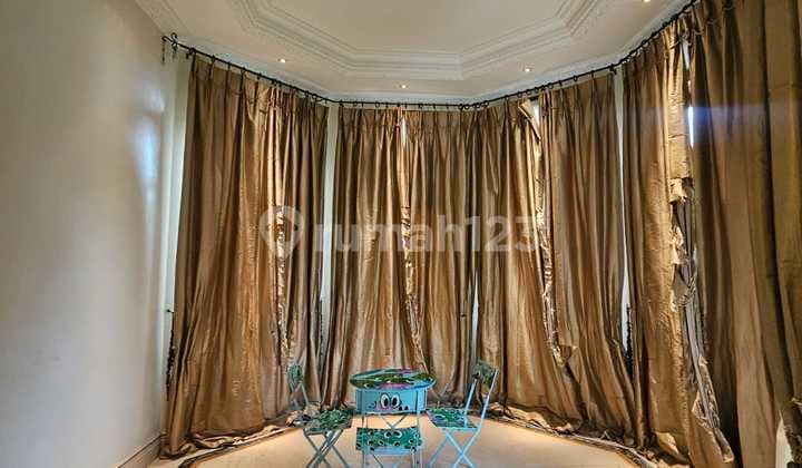 Luxury House in Taman Kedoya Baru, Kebon Jeruk