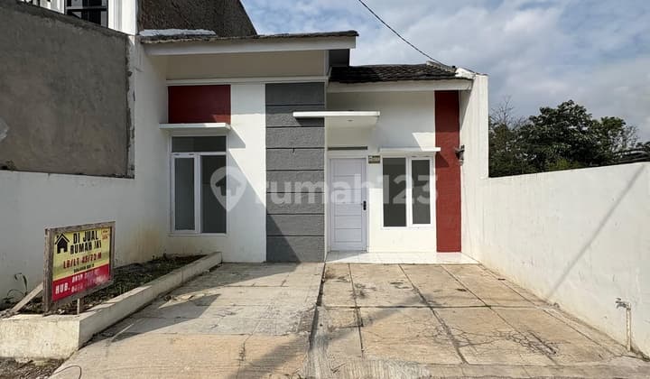 Rumah Siap Huni Bebas Banjir Dekat Alun-Alun Banjaran