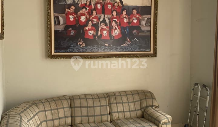 Rumah Semi Furnished Hadap Utara Bangunan 2 Lantai di Bintaro