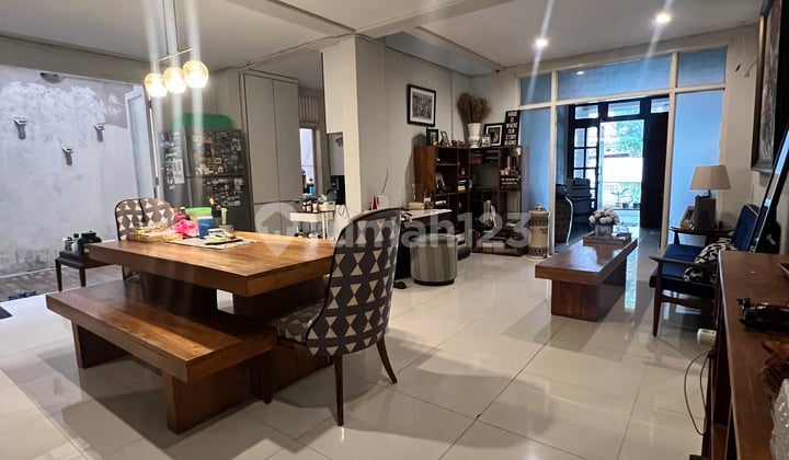 2-Story House in a Strategic Location in a Quiet and Comfortable Residential Area in Kebayoran Baru