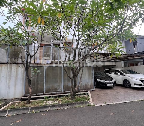 Rumah di Pondok Indah Jakarta Selatan