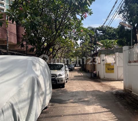 Rumah Lama di Kemang Harga di Bawah NJOP