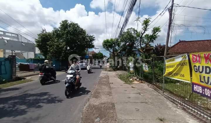 Gudang Seminyak, Badung