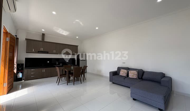 Villa 3 Kamar Tidur Full Renovasi dengan Lokasi Dekat Pantai & Pusat Kuliner- Kuta, Badung