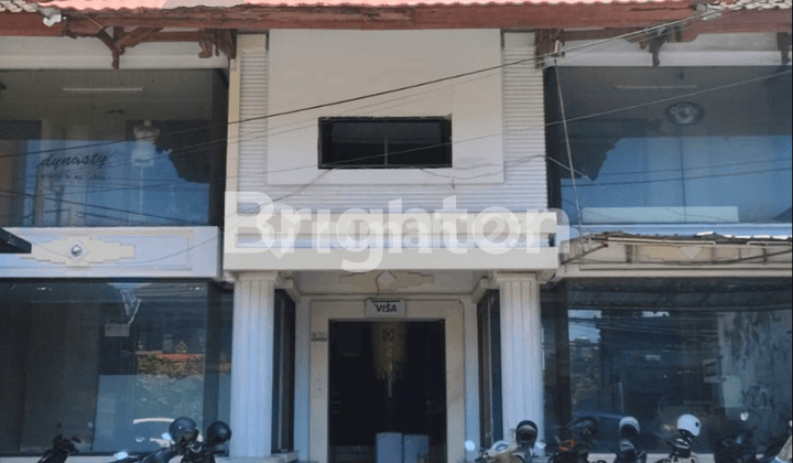 Disewakan bangunan lantai tiga lokasi Kuta